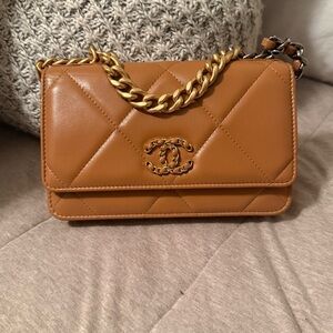 Chanel 19 Wallet on Chain Caramel Lambskin